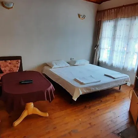 Guest house Комплекс Палмите Burya